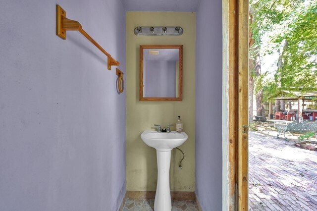 property at 6715 Dillon Dr