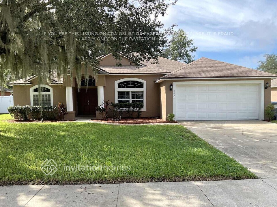 1437 Cedar Pine Dr in Deltona, FL - Building Photo