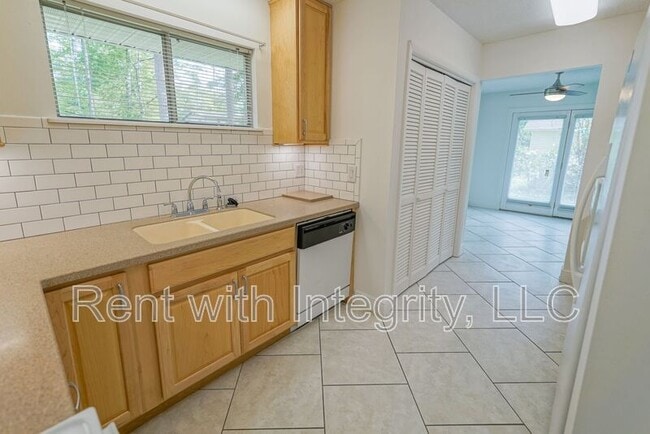property at 251 N Villas Ct