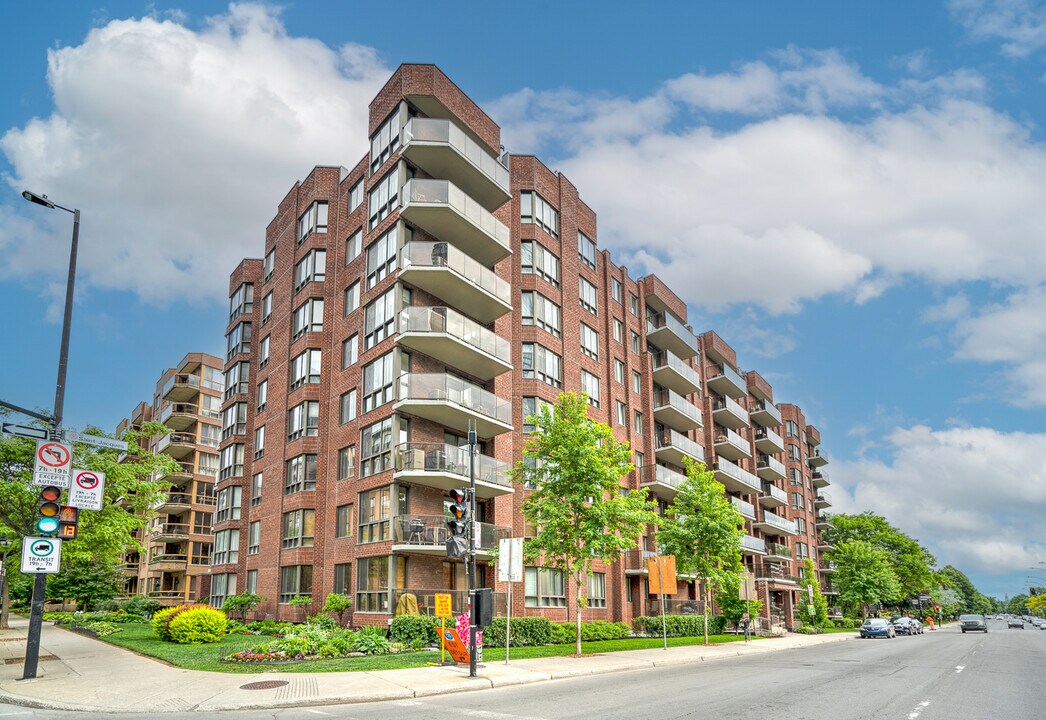 1360 Saint-Jacques in Montréal, QC - Building Photo