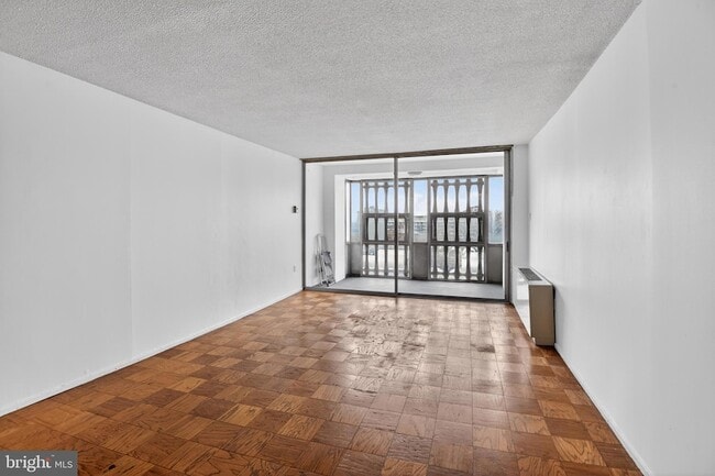 1301 Delaware Ave SW, Unit N-602 in Washington, DC - Building Photo - Building Photo