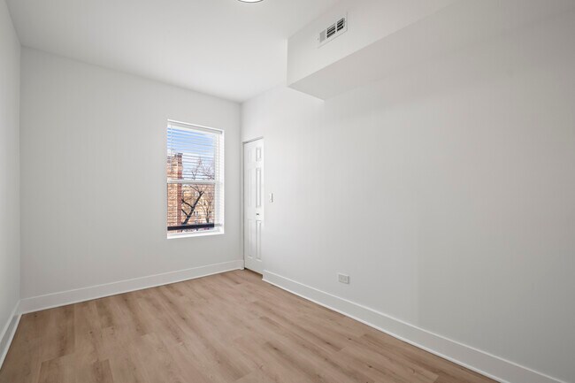 3049 W Berteau Ave in Chicago, IL - Building Photo - Building Photo