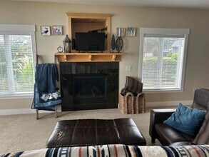 1125 Spring St in Newport, OR - Building Photo - Building Photo