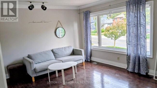 214 Park Lawn Rd in Toronto, ON - Building Photo - Building Photo