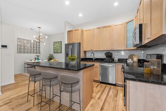 1659 N Oakley Ave in Chicago, IL - Building Photo - Building Photo