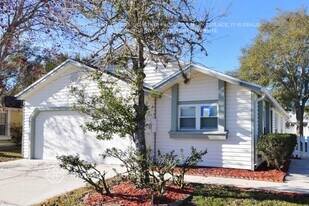 130 Meadow Blvd in Sanford, FL - Building Photo