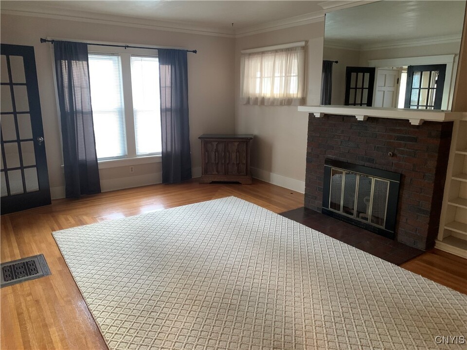 303 S 5th St in Fulton, NY - Building Photo