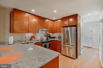 711 S Hanover St in Baltimore, MD - Building Photo - Building Photo
