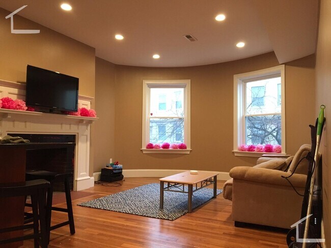 15 Saint Lukes Rd, Unit 3 in Boston, MA - Building Photo - Building Photo