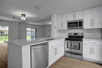 117 SW 3rd St in Pompano Beach, FL - Building Photo - Building Photo