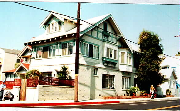 49 Wavecrest Ave in Venice, CA - Foto de edificio