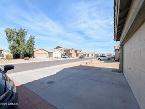 8861 W Paradise Dr in Peoria, AZ - Building Photo - Building Photo