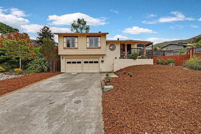 19 Elk Ct in Pacifica, CA - Building Photo - Building Photo