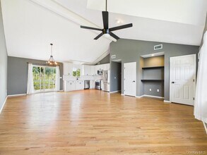 45 Willow St in Riverhead, NY - Building Photo - Building Photo