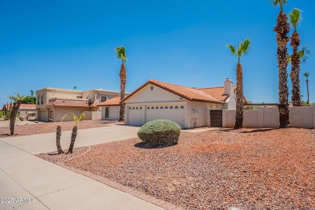 3829 E Ahwatukee Dr in Phoenix, AZ - Building Photo - Building Photo