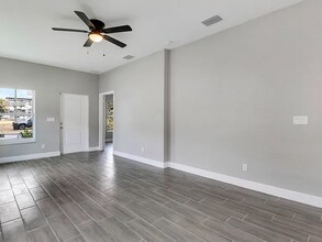 706-721 21st St in West Palm Beach, FL - Foto de edificio - Building Photo