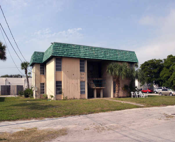 5108 Calle Minorga in Sarasota, FL - Building Photo - Building Photo