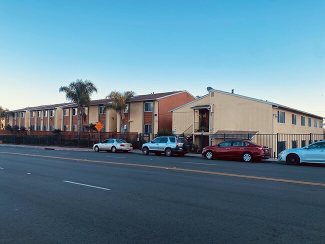 3299 Imperial Ave, Unit 13 in San Diego, CA - Building Photo - Building Photo