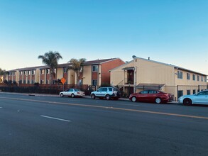 3299 Imperial Ave in San Diego, CA - Building Photo - Building Photo