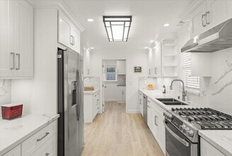 272 Clay St in Monterey, CA - Building Photo - Building Photo