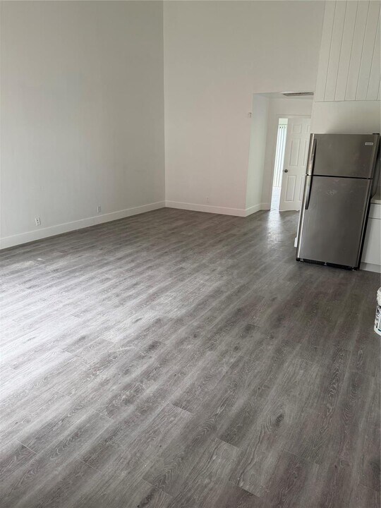 2313 NW 55th Ter, Unit 2313 in Lauderhill, FL - Building Photo