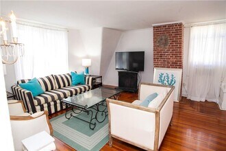 34 Bull St in Newport, RI - Building Photo - Building Photo