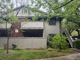 2513 La Terrace Cir in San Jose, CA - Building Photo