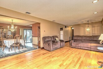 4565 Madison Ave in Trumbull, CT - Building Photo - Building Photo