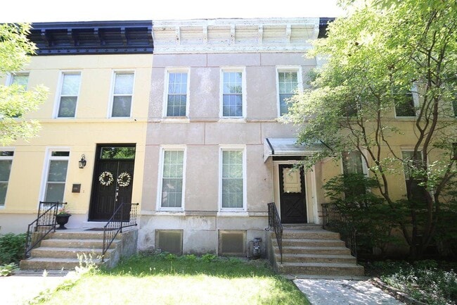 2143 W Bowler St in Chicago, IL - Building Photo - Building Photo