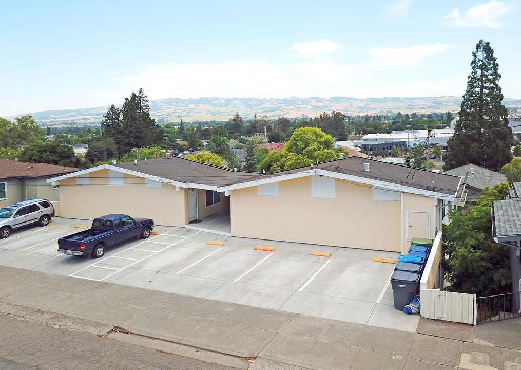 408 Keller St in Petaluma, CA - Building Photo