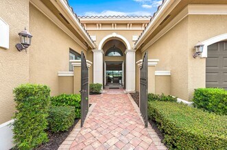 3937 Gibralter Dr in Naples, FL - Building Photo - Building Photo