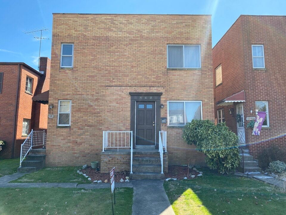 317 W 9th Ave in Huntington, WV - Building Photo