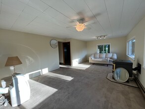 830 W Madrona Beach Rd in Camano, WA - Building Photo - Building Photo