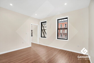 353 Greenwich St in New York, NY - Building Photo - Building Photo