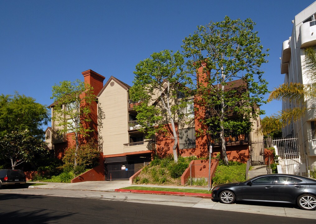 Parc Lucerne in Los Angeles, CA - Building Photo