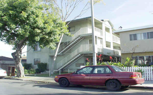 912 S Ash Ave in Inglewood, CA - Foto de edificio