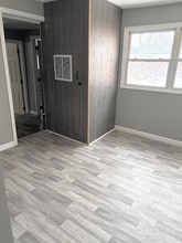 4172 Fenton Rd in Flint, MI - Building Photo - Building Photo