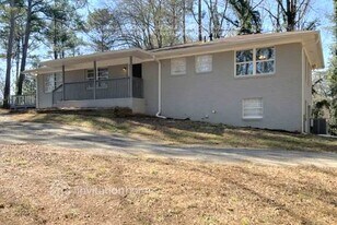 6250 Allen Rd SE in Mableton, GA - Building Photo