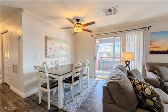 8600 W Charleston Blvd in Las Vegas, NV - Building Photo - Building Photo