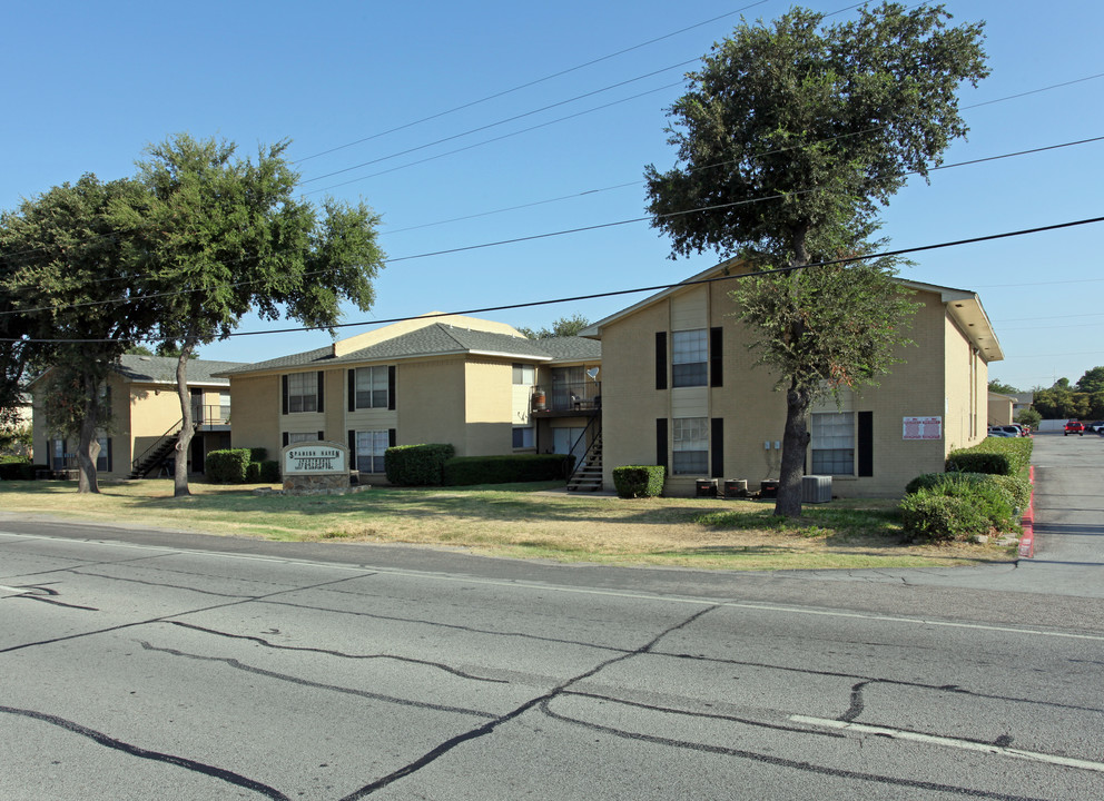 Spanish Haven in Irving, TX - Building Photo