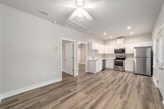 4115 SW 15 Pl in Gainesville, FL - Foto de edificio - Building Photo