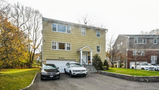 100 E Sunnyside Ln in Irvington, NY - Building Photo - Building Photo