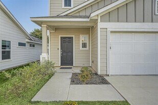 105 Appleberry Ln in Elgin, TX - Building Photo