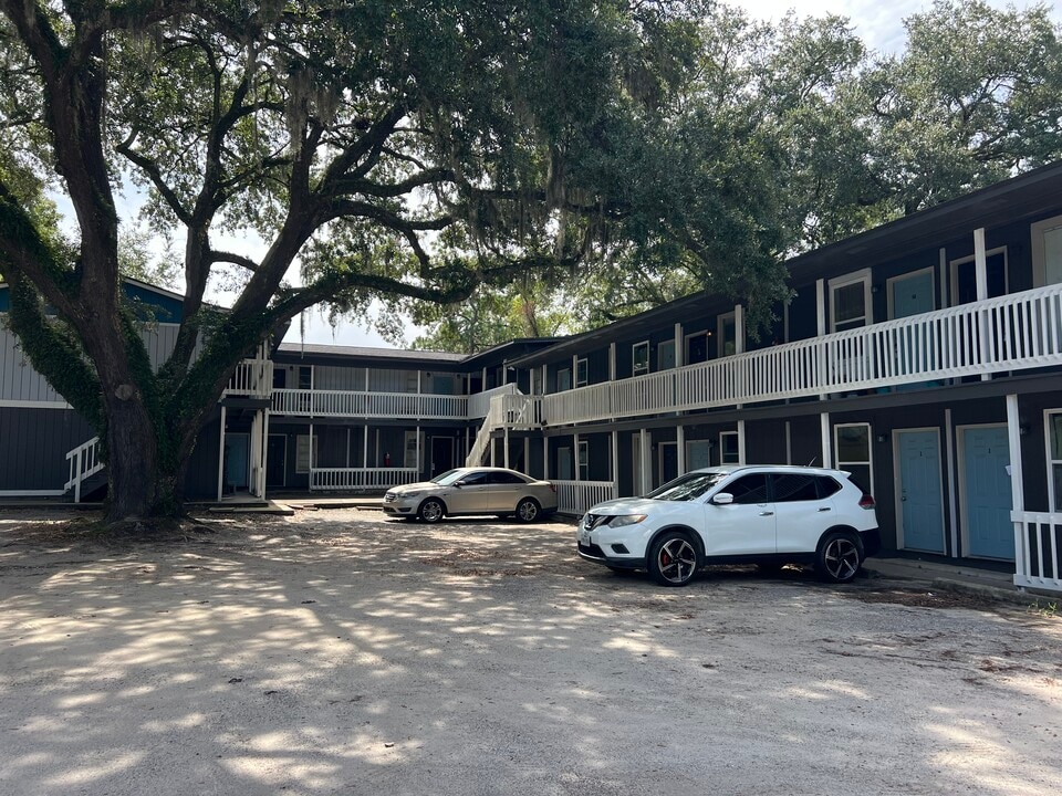 2413 S Fraser St, Unit 2-Bedroom in Georgetown, SC - Building Photo