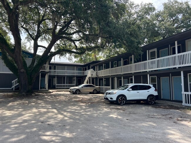 2413 S Fraser St, Unit Studio