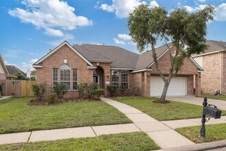 2126 Fortuna Bella Dr in Pearland, TX - Foto de edificio - Building Photo