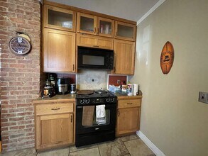 1709 Laramie St-Unit -#1A & #1B in Manhattan, KS - Building Photo - Building Photo