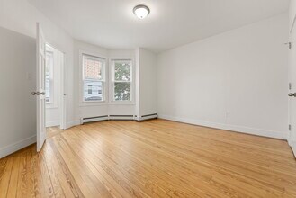 196 2nd St, Unit 2 in Newark, NJ - Foto de edificio - Building Photo
