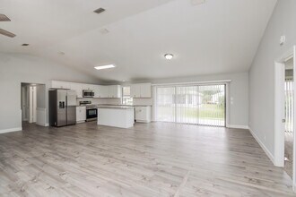 1855 5th Pl in Vero Beach, FL - Building Photo - Building Photo