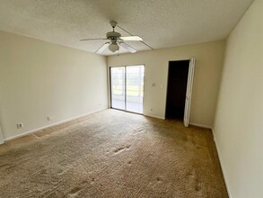 3004 Portofino Is, Unit D3 in Coconut Creek, FL - Building Photo - Building Photo